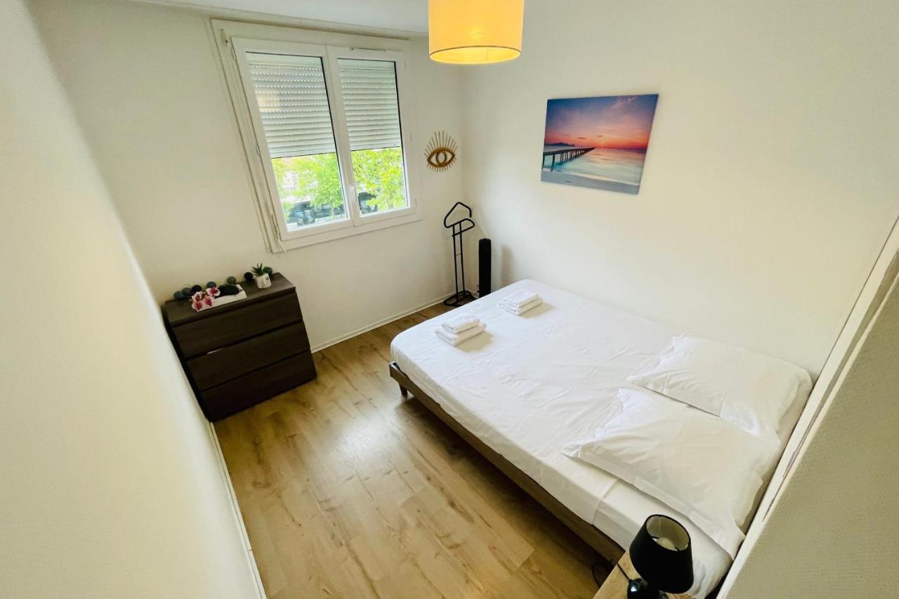 Luminous Apartment With Parking Near The City Center Cenon Kültér fotó