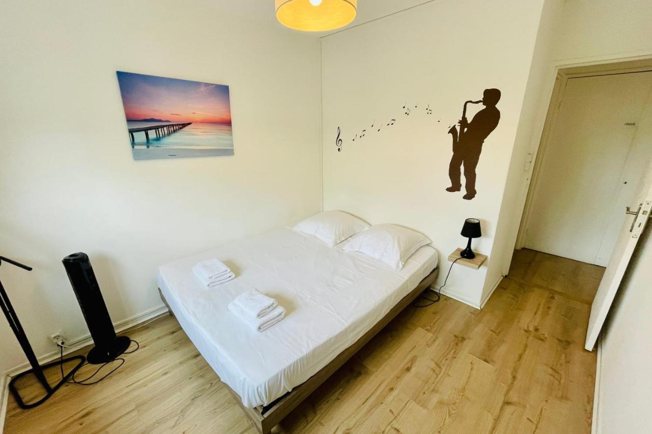 Luminous Apartment With Parking Near The City Center Cenon Kültér fotó