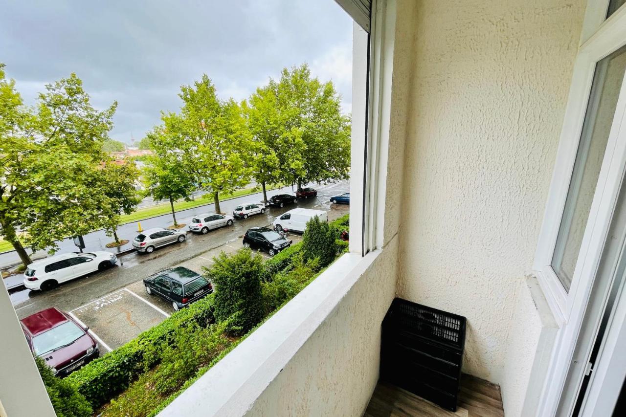 Luminous Apartment With Parking Near The City Center Cenon Kültér fotó
