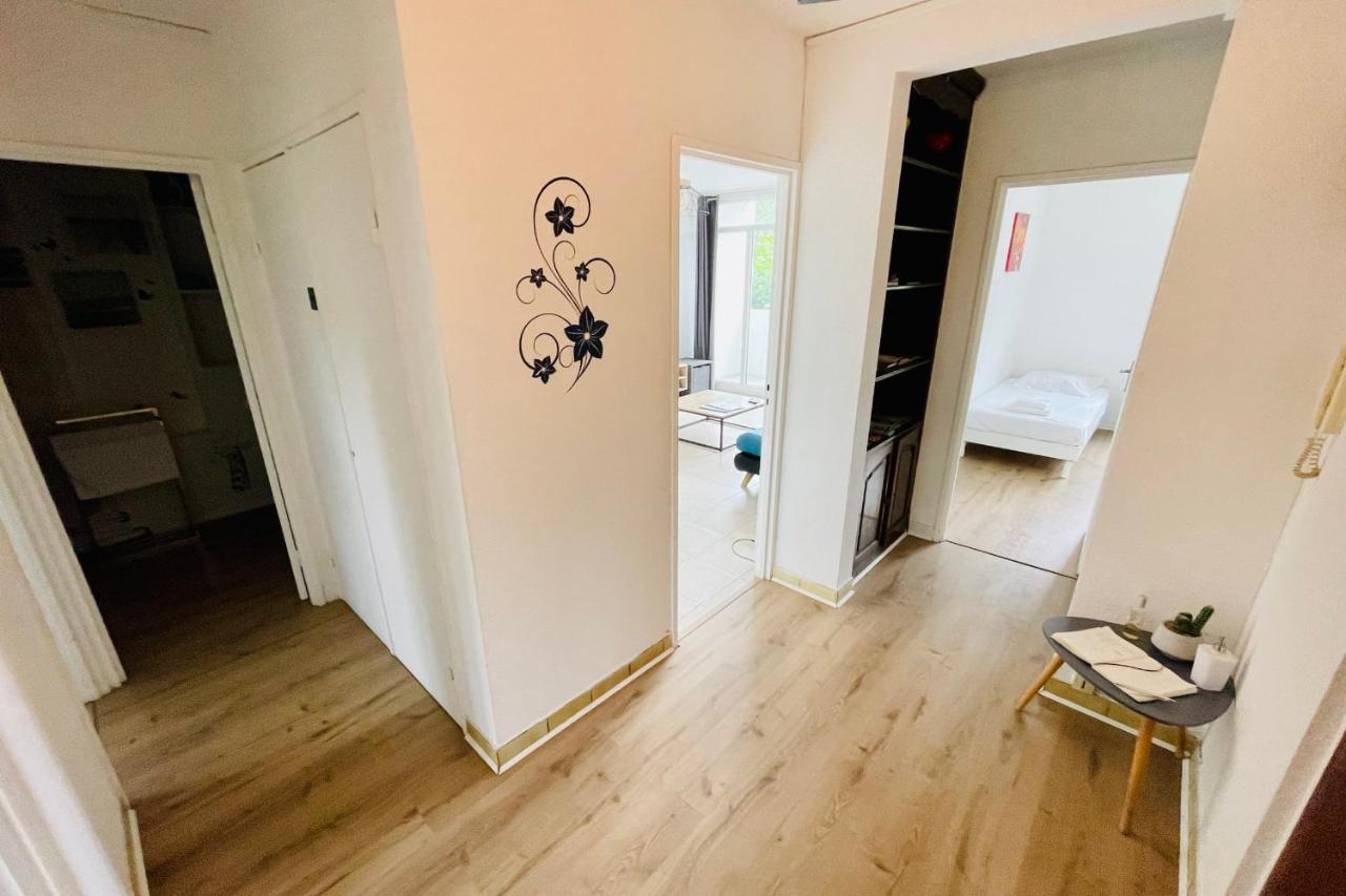 Luminous Apartment With Parking Near The City Center Cenon Kültér fotó